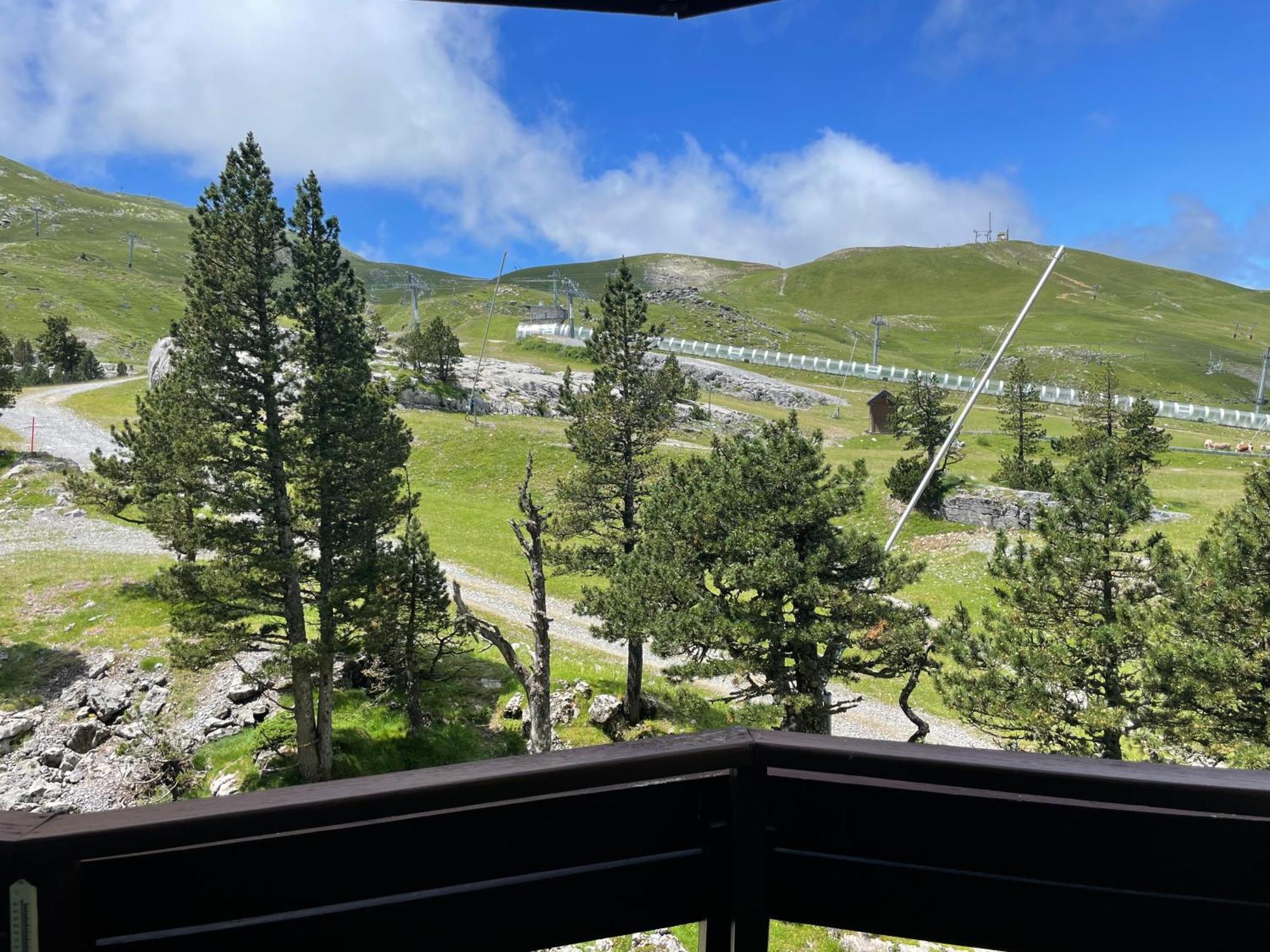 Au Coeur Des Montagnes ! Apartment Arette Luaran gambar